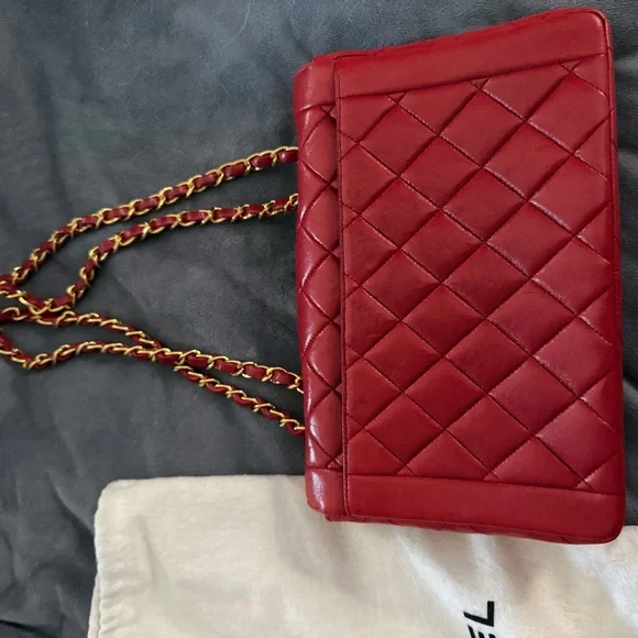 Chanel Red Quilted Leather Shoulder Bag - Picture 6 of 16